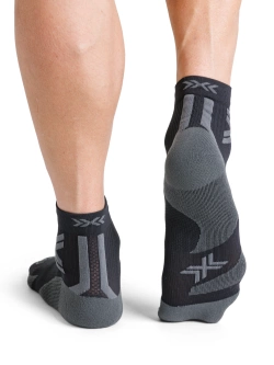 Skarpety termoakywne X-Socks Run Discover Ankle czarno-szare