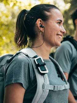 Interkom turystyczny Cardo Packtalk Outdoor do aktywności na świeżym powietrzu czarny (2 zestawy)